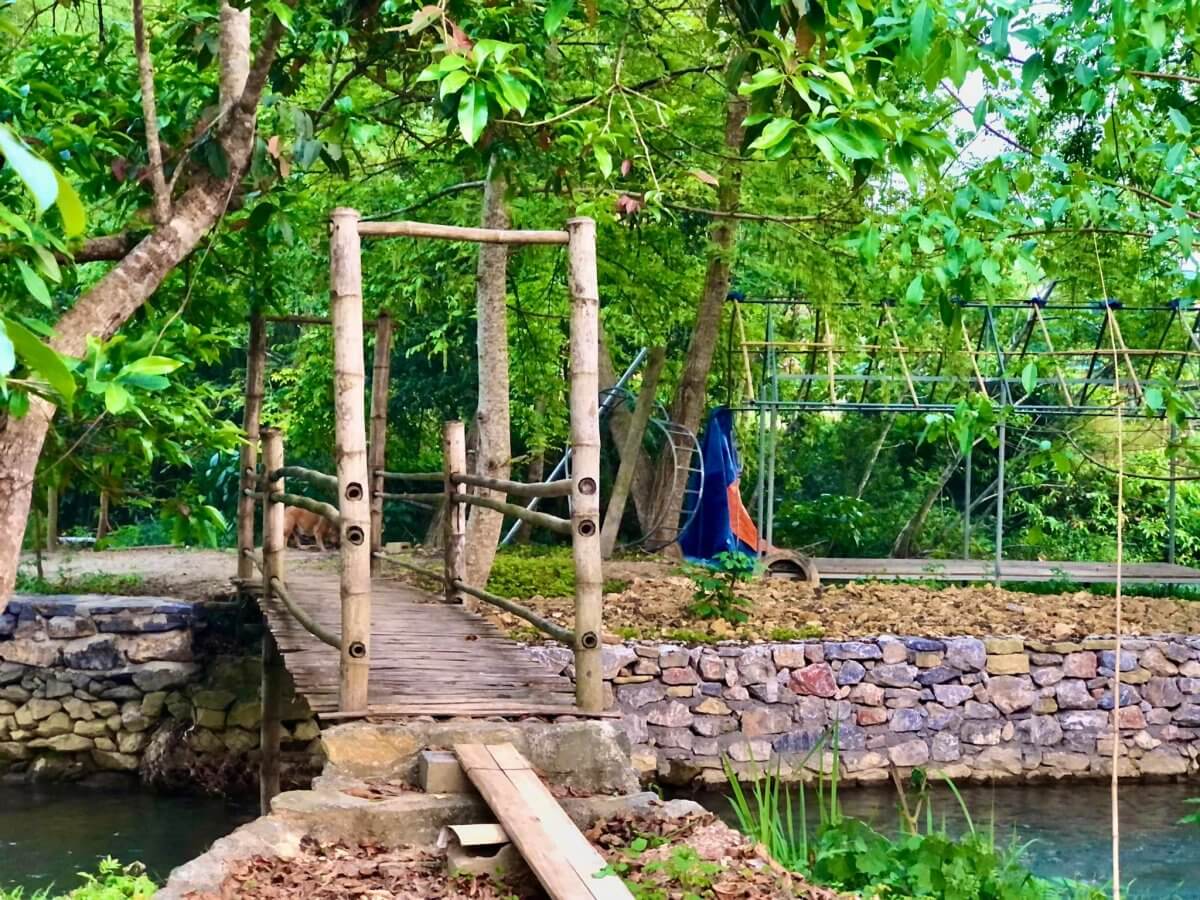 Suối Nặm Thoong .