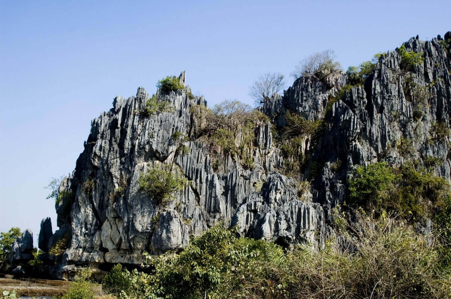 モソの史跡と観光スポット