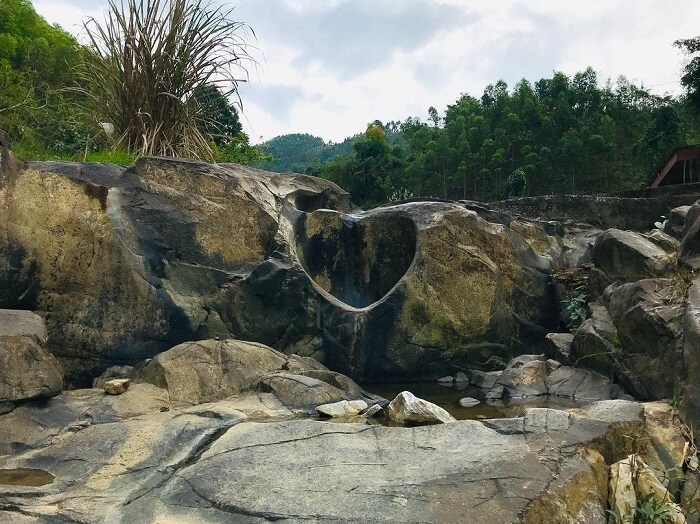 Check in cùng "trái tim hóa đá" của ông Đồ tại thác Ô Đồ