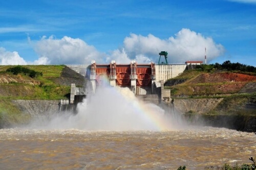 ダイニン湖のダイニン水力発電所