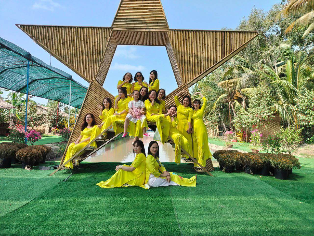 Vườn tre Tư Sang