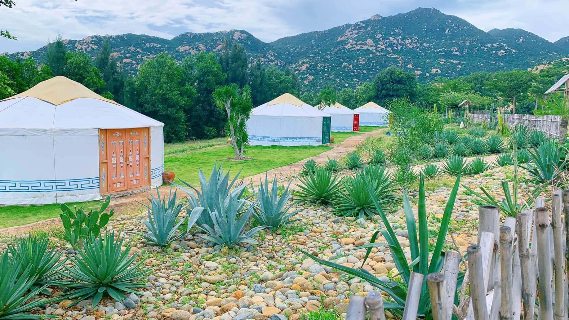 Làng Mông Cổ Tanyoli