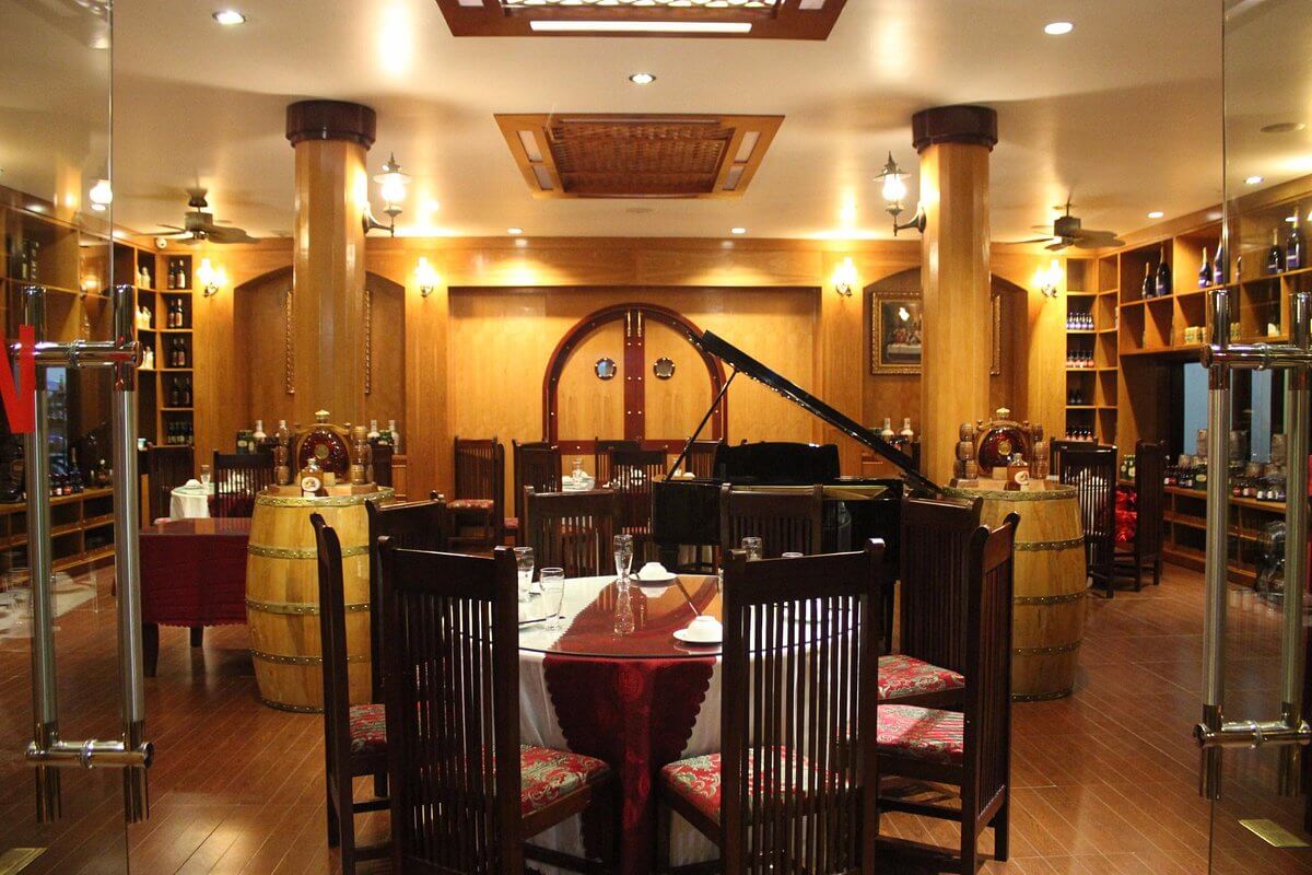 Hoang Quan 레스토랑 - 하롱