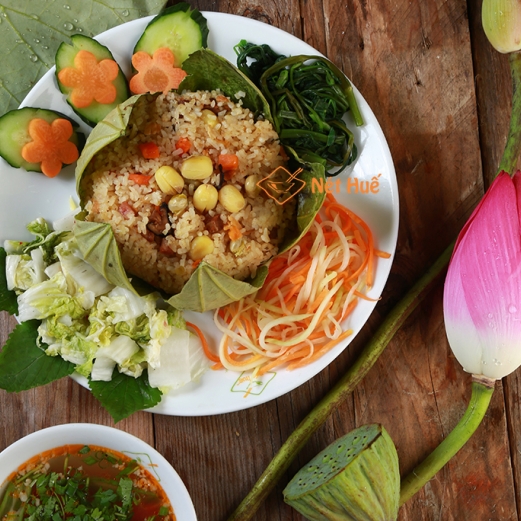 蓮の葉蒸しご飯