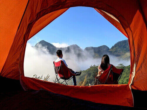 トーボー山頂で雲海狩り、北の夏の18℃の寒さを体験