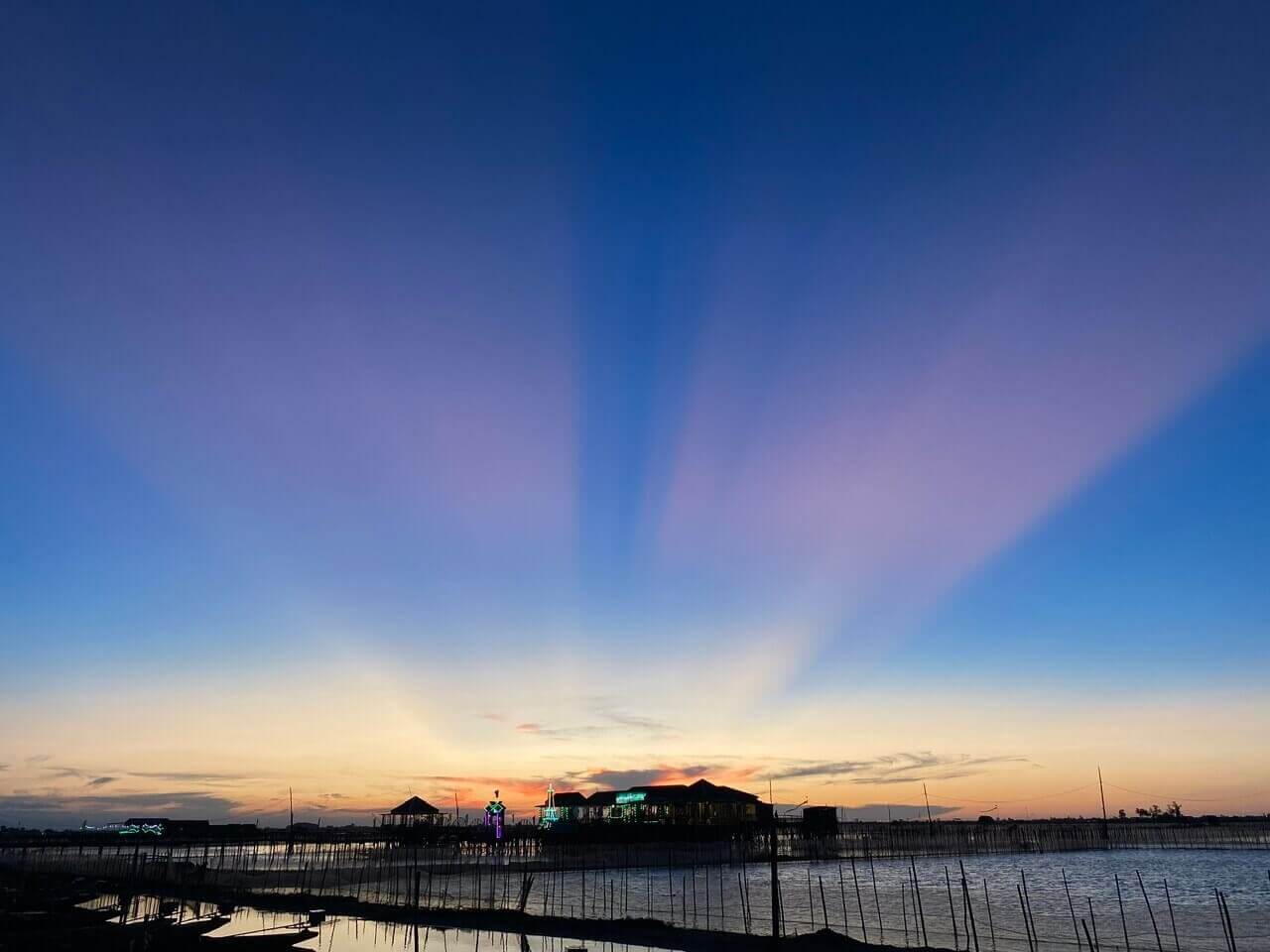 Afternoon on Tam Giang lagoon