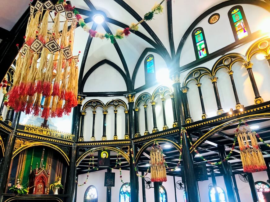 Nhà thờ gỗ Chính tòa