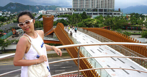 ベトナムで最もユニークな日本式歩道橋