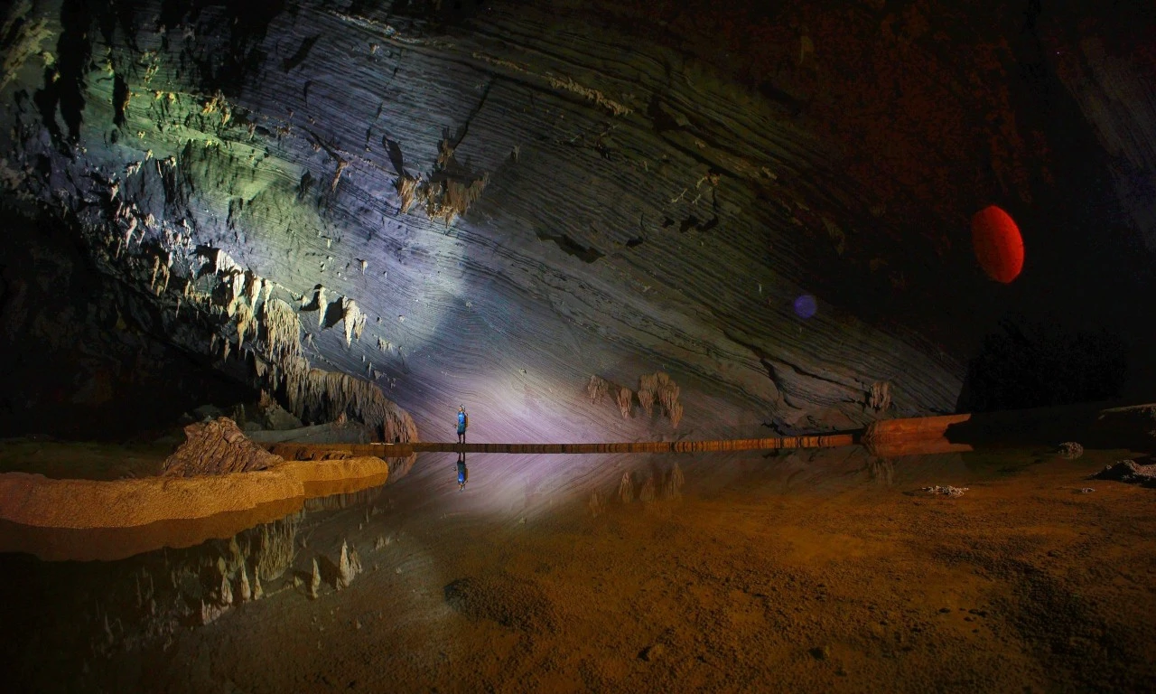 泳いで冷たい水に浸かるのは、リュック モンを探索する際に見逃せない体験の 1 つです。