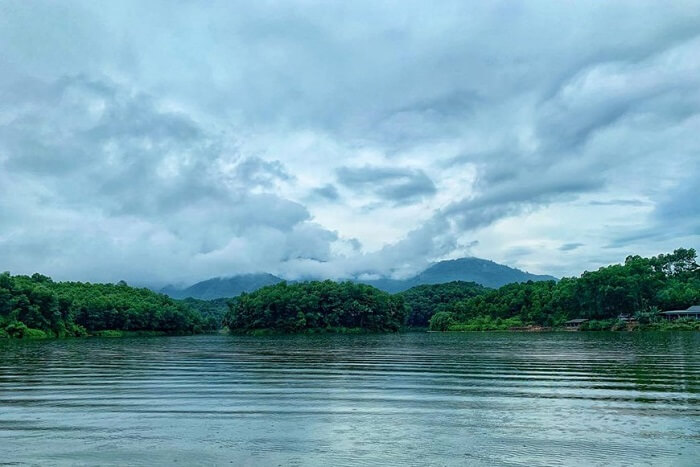 ヴァン・ホイ・ラグーンは、ノーザン・ミッドランドの「ミニチュア・ハ・ロング・ベイ」と呼ばれました