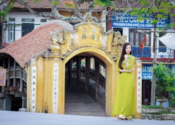 Cầu ngói chợ Lương