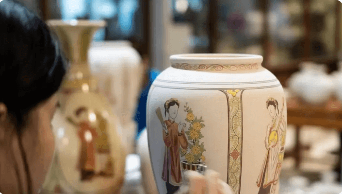 Các sản phẩm gốm được tạo nên từ bàn tay tỉ mỉ của nghệ nhân