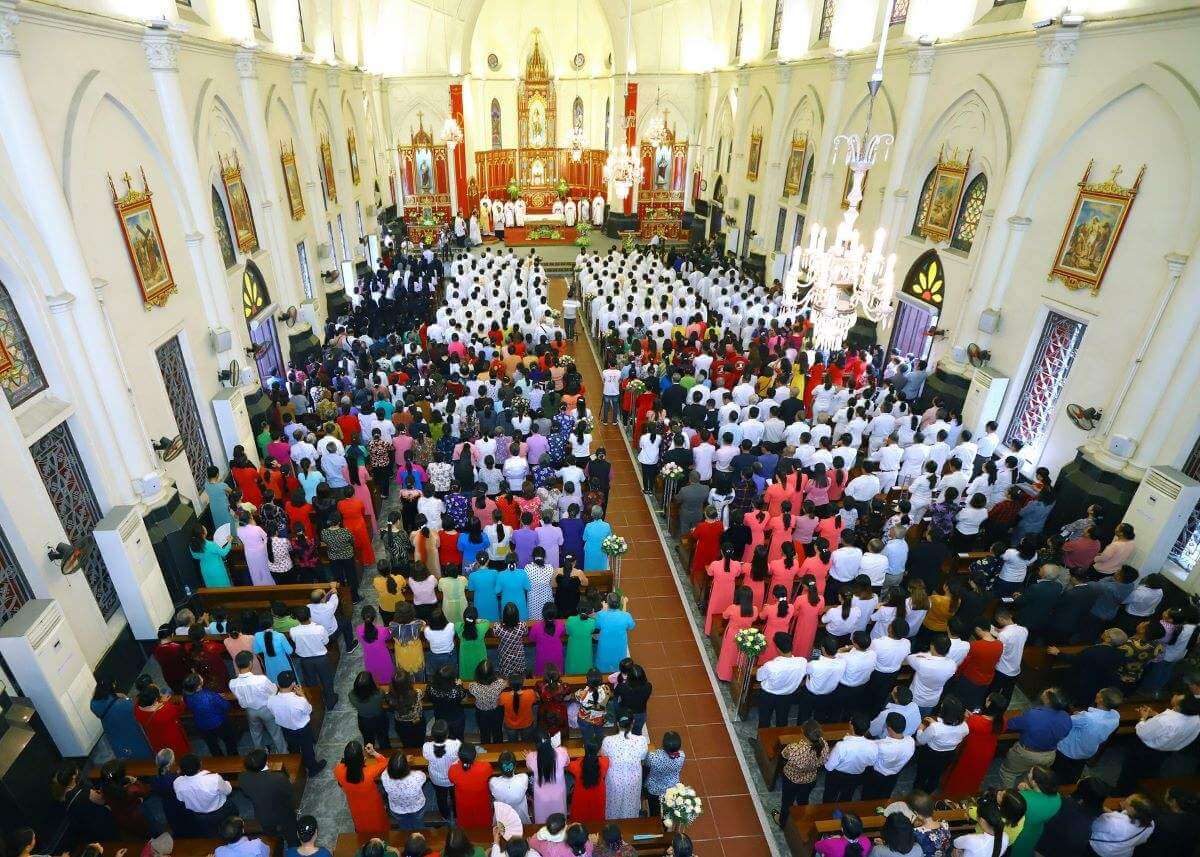 Một buổi lễ tại Nhà thờ Chính Tòa Hải Phòng