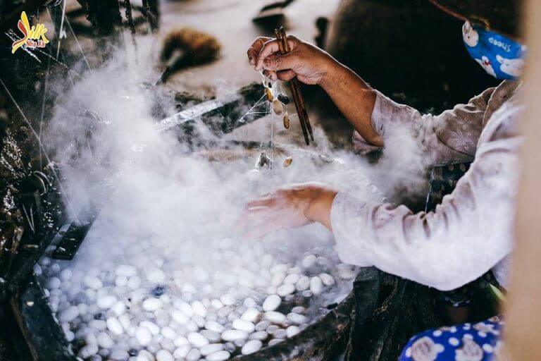 Làng dệt lụa tơ tằm Nha Xá