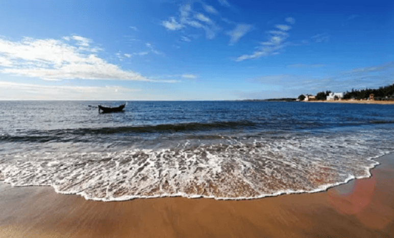 Quat Lam Beachは、Nam Dinhで最も長い海岸線があるビーチです