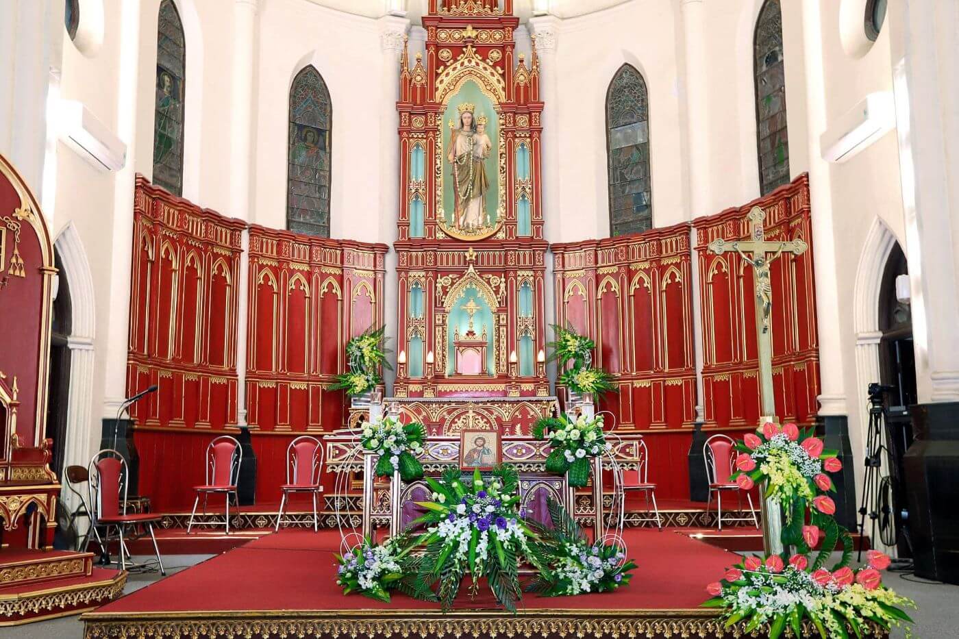 Kiến trúc độc đáo bên trong Nhà thờ Chính tòa