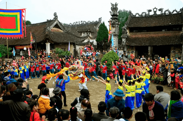 Làng cổ Hùng Lô