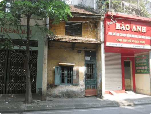 今日の古代の町（No. 106ハングアイアンストリート）。