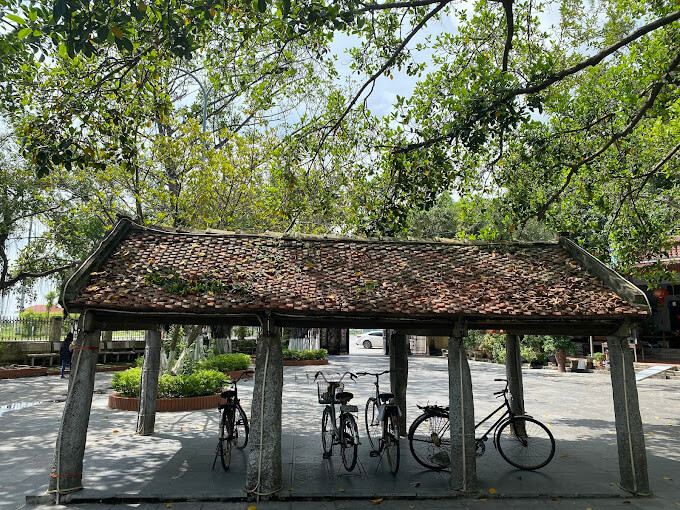 寺院の古代の小屋-gieng ngoc