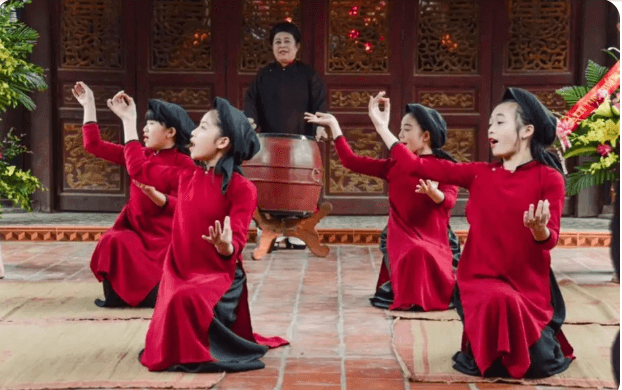 Làng cổ Hùng Lô