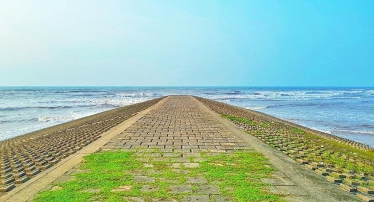 Biển Thịnh Long.