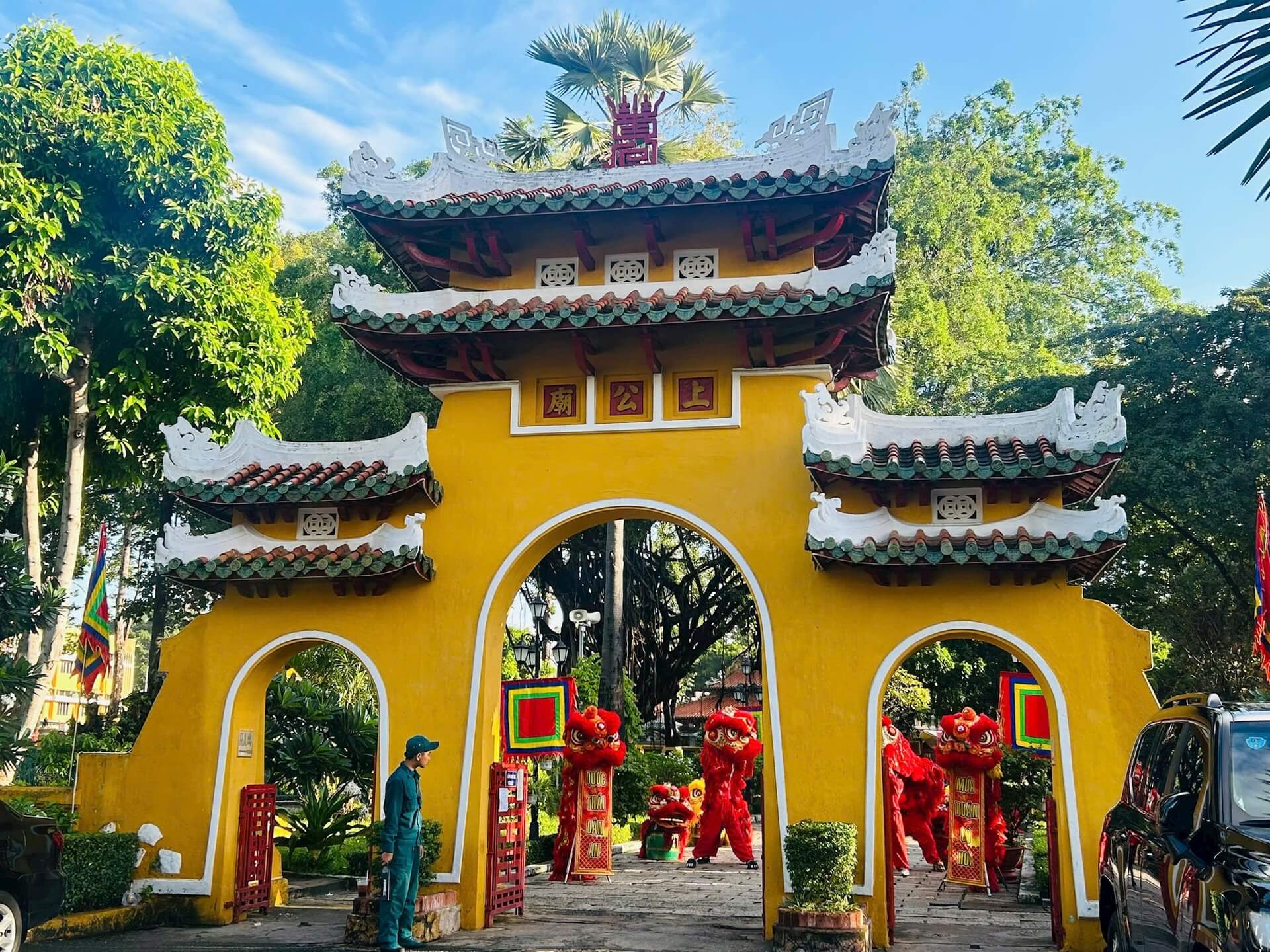 ル・ヴァン・ドゥイエトの墓（氏氏子氏）