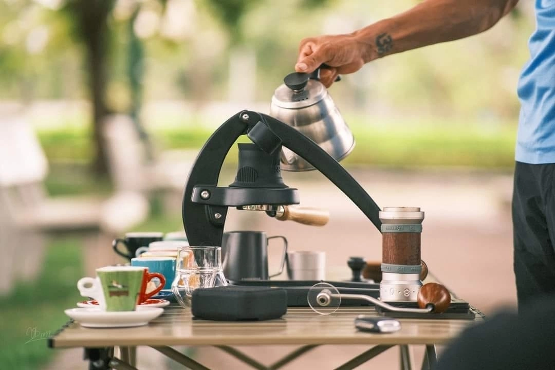 Cà phê miễn phí, view triệu đô – trải nghiệm độc đáo tại Hạ Long