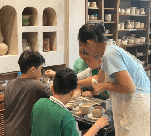Cảm Nhận Sự Tĩnh Lặng Và Sáng Tạo Về Trải Nghiệm Làm Gốm Tại The Studio Hạ Long