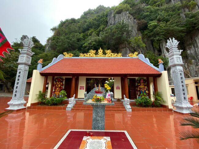 Theo Dấu Truyền Thuyết Đến Ngôi Đền Bà Men Linh Thiêng