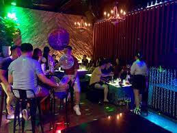 D'myna Restaurant: Địa Điểm Lý Tưởng Cho Một Bữa Tối Lãng Mạn Tại Hạ Long