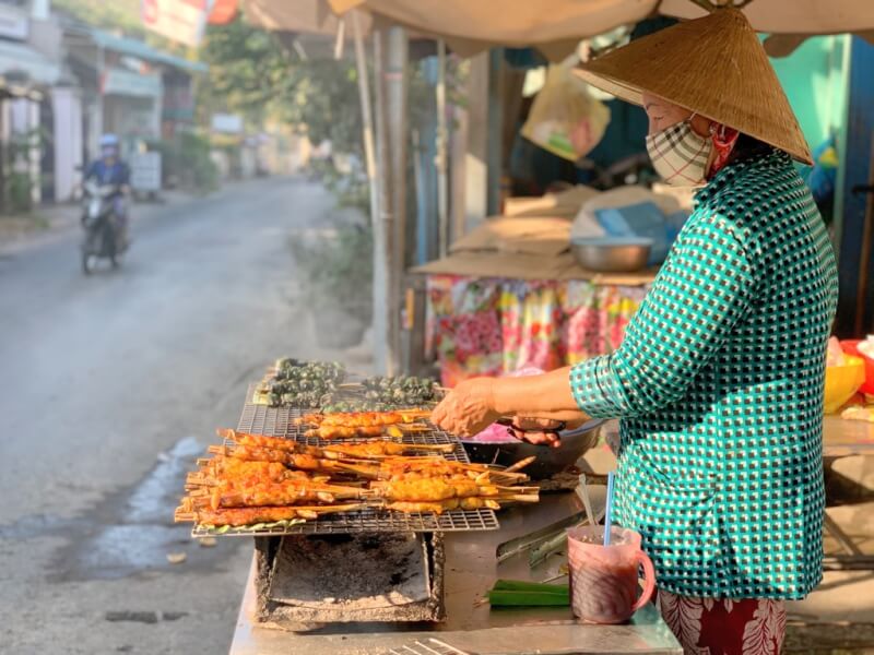 Về Vĩnh Long Thử Ngay Ếch Nướng Muối Sả Me – Món Ăn Khiến Ai Cũng Mê