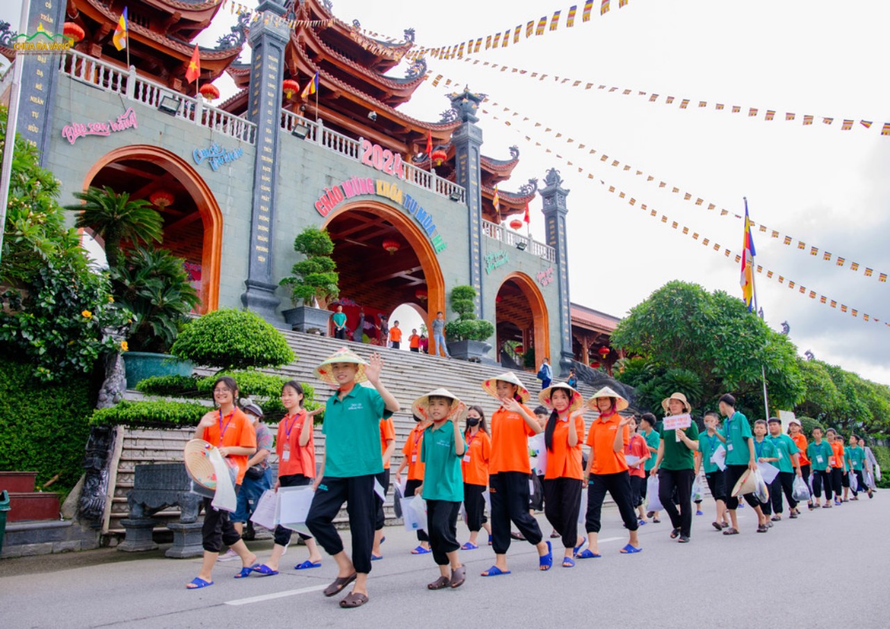 Về Với Yên Tử – Tham Gia Khóa Tu Mùa Hè Đầy Ý Nghĩa Tại Chùa Ba Vàng