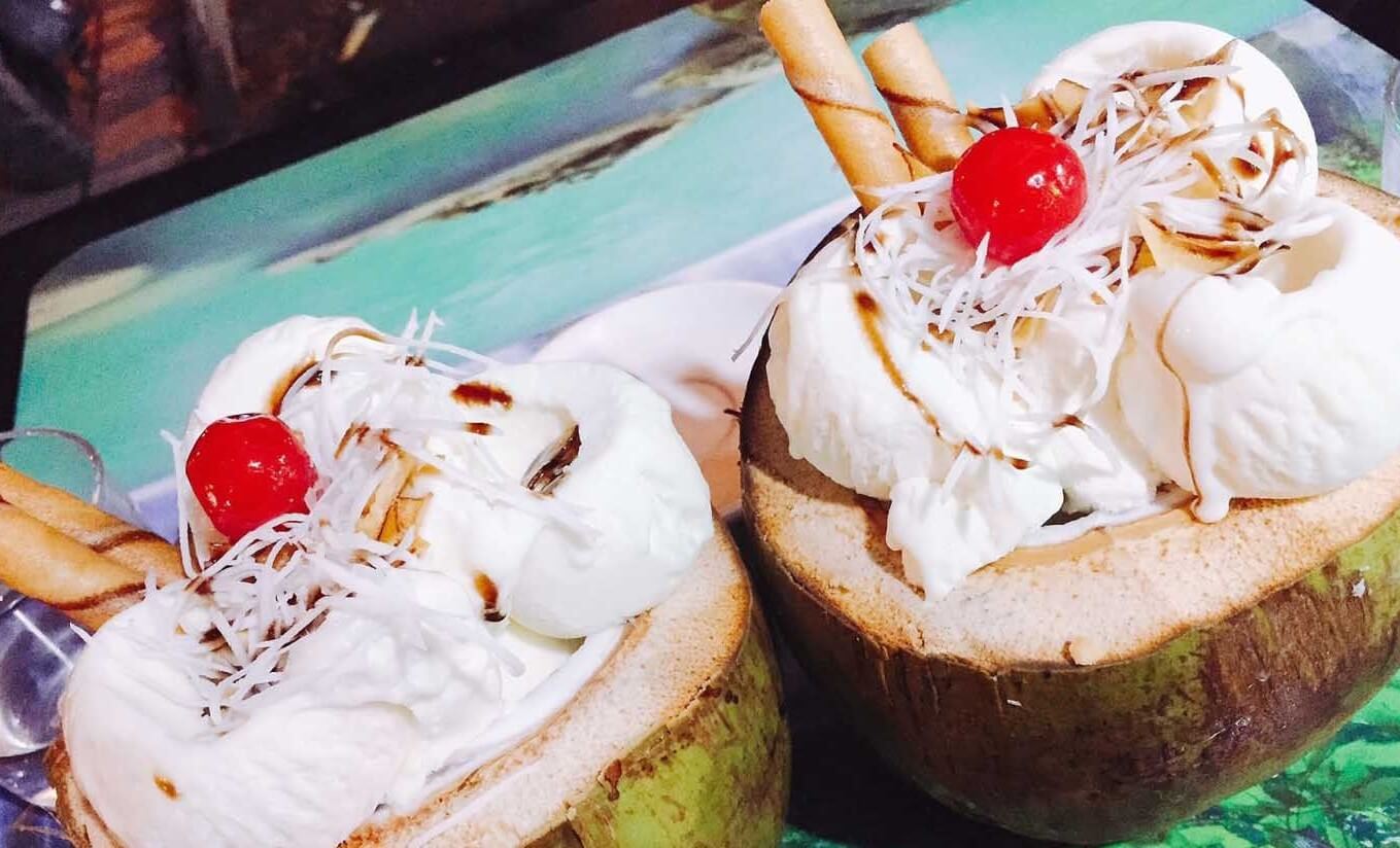 Đến Hạ Long, Đừng Quên Thưởng Thức Kem Dừa Mát Lạnh!