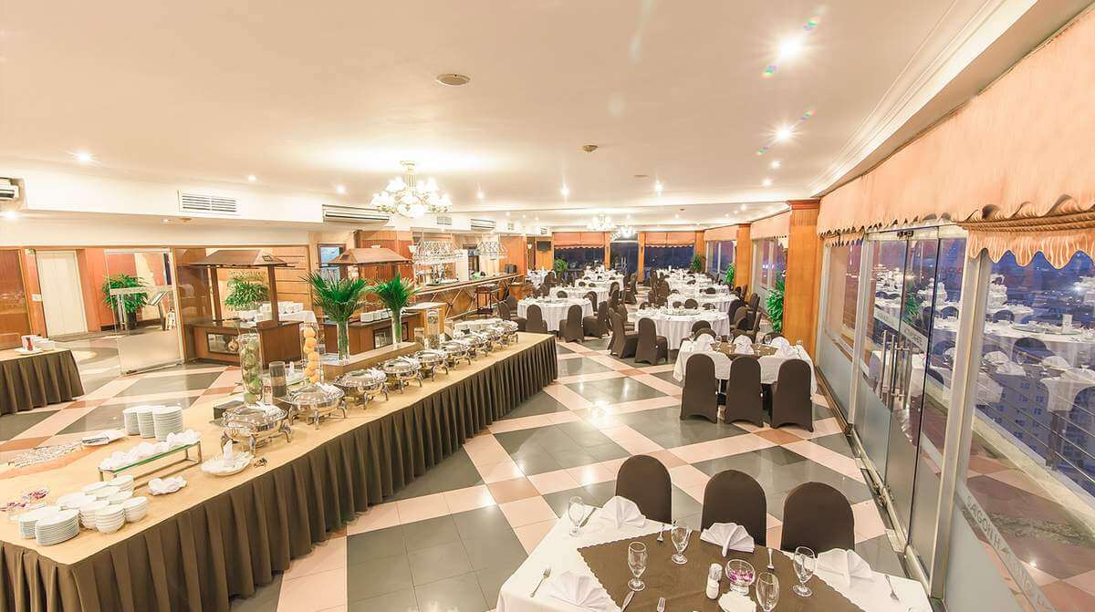 Panorama Hạ Long: Vừa Ăn Ngon, Vừa Ngắm Vịnh Biển Tuyệt Đẹp