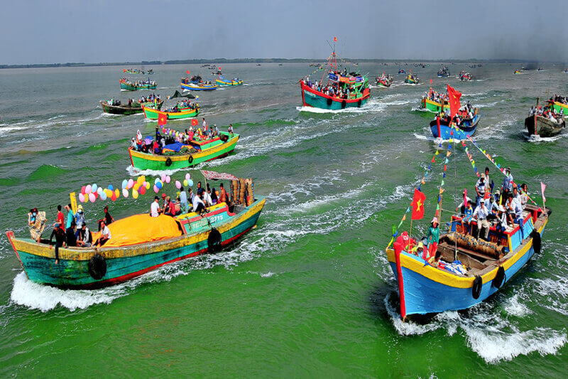 Nghinh ong Vam Lang Festival