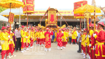 라이찌(Lai Tri) 공동 주택의 전통 축제