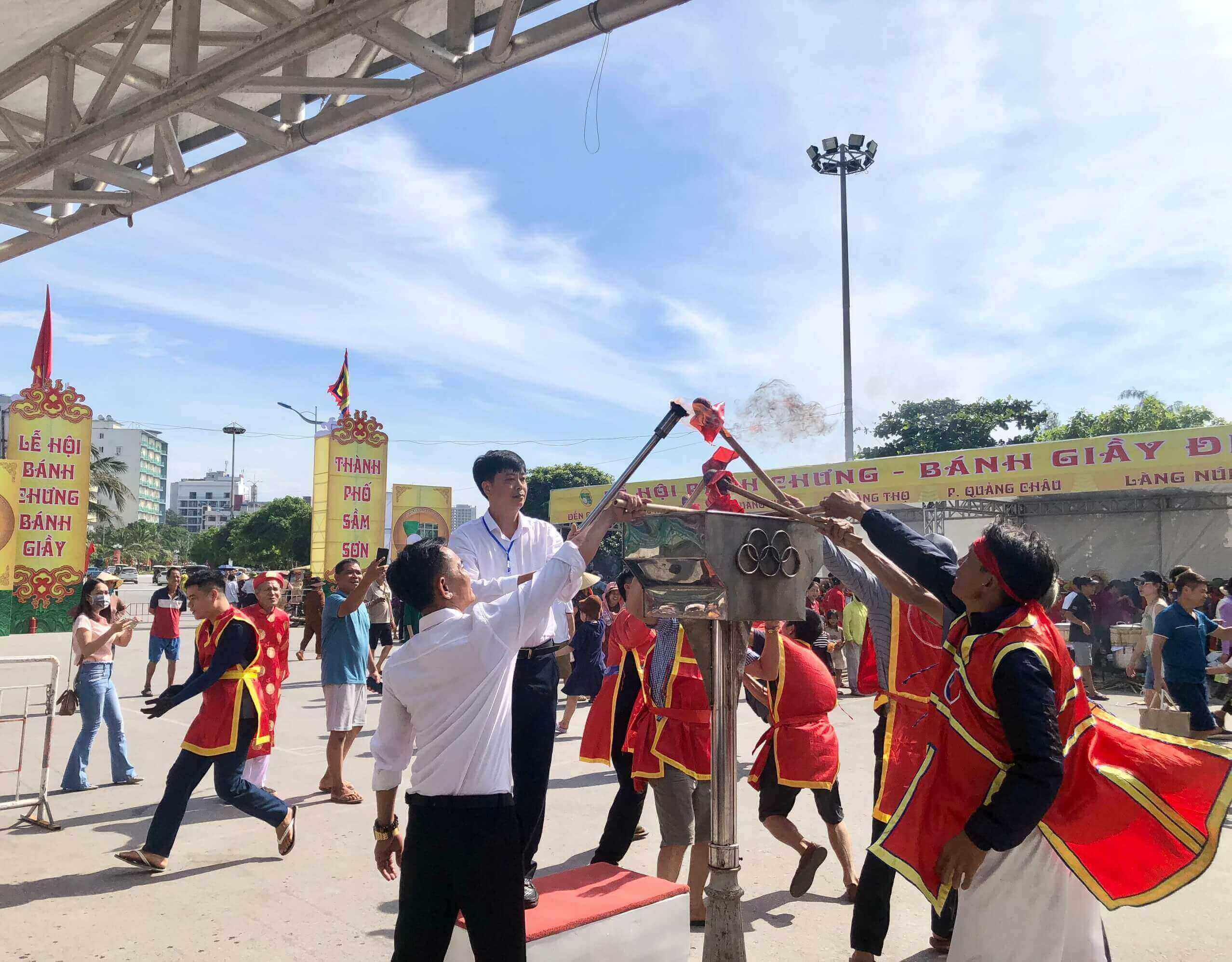 반 정 축제, 신발
