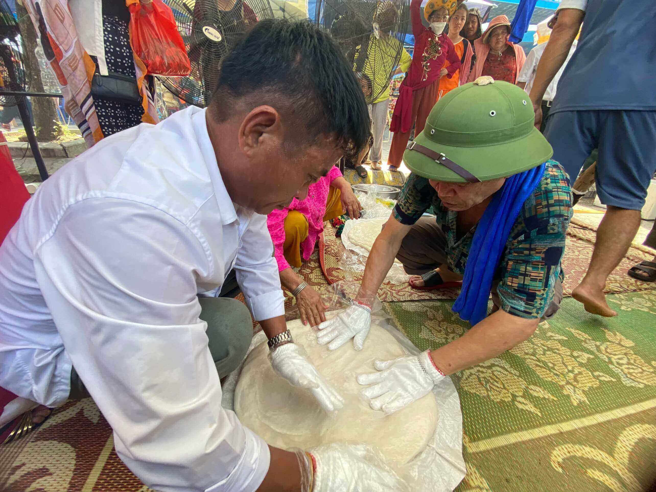 반 정 축제, 신발