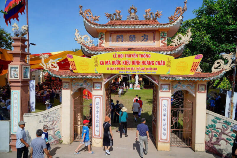 코드 축제 - Hoang Chau Palanquin의 행렬