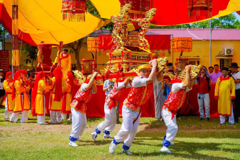 코드 축제 - Hoang Chau Palanquin의 행렬