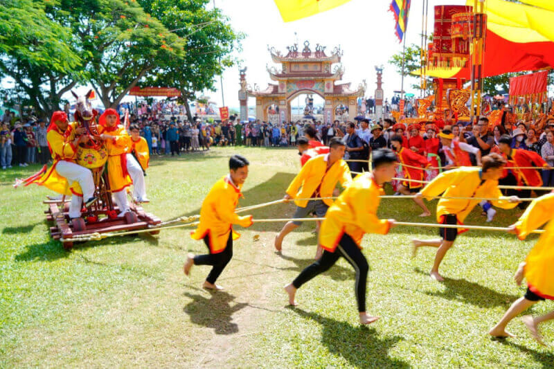 코드 축제 - Hoang Chau Palanquin의 행렬