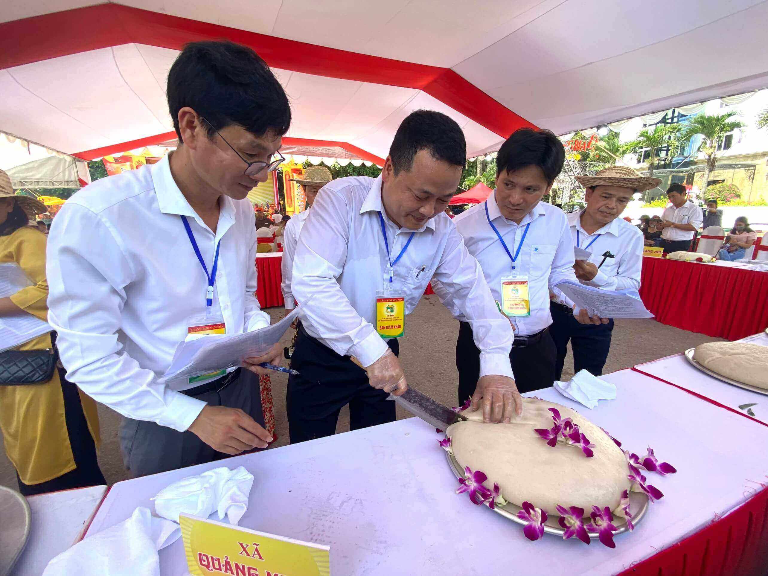 반 정 축제, 신발