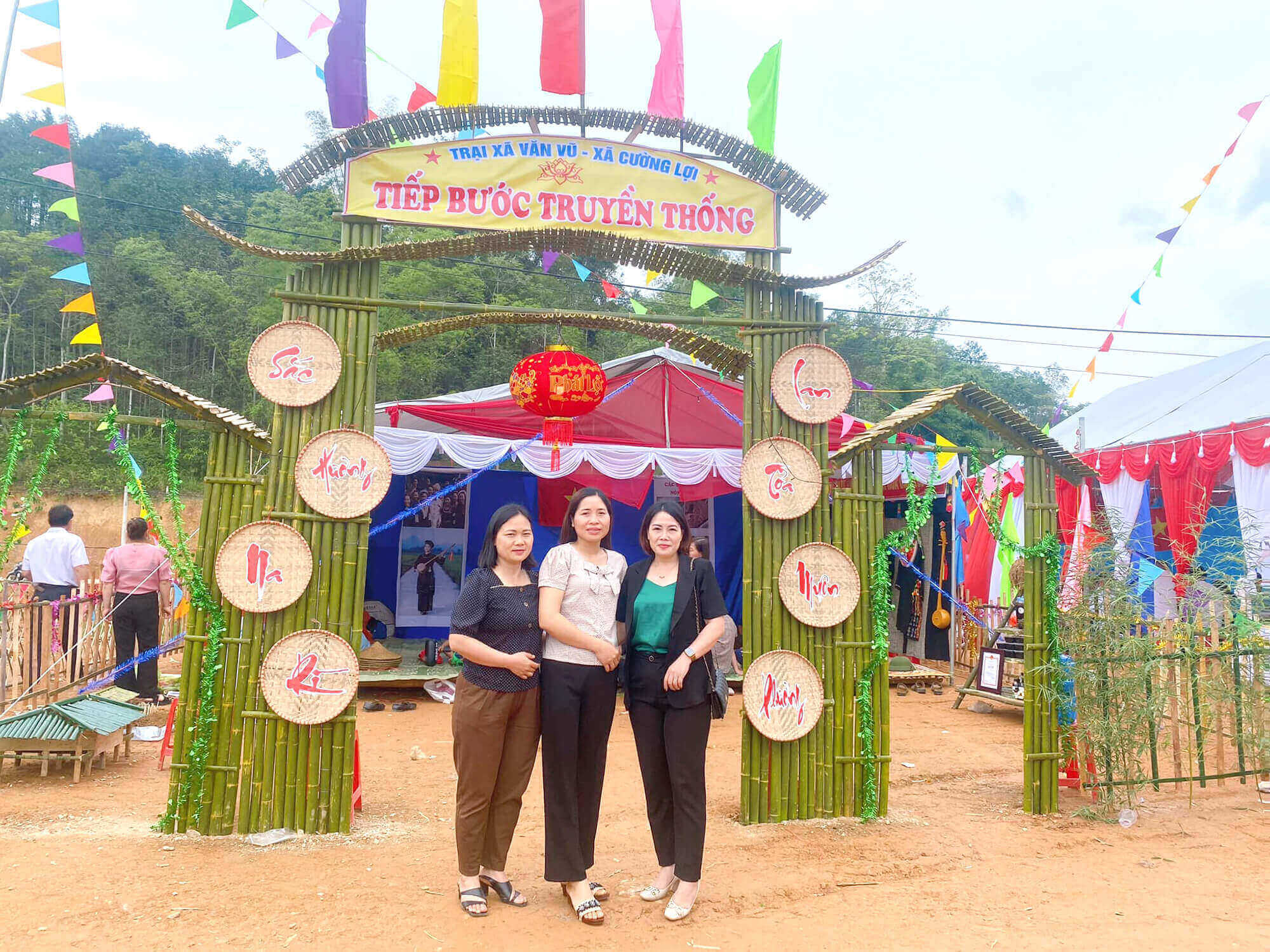 Xuan Duong Love Market