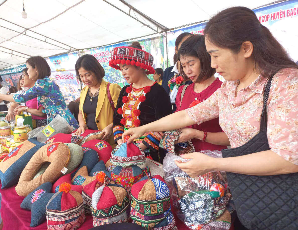 Xuan Duong Love Market