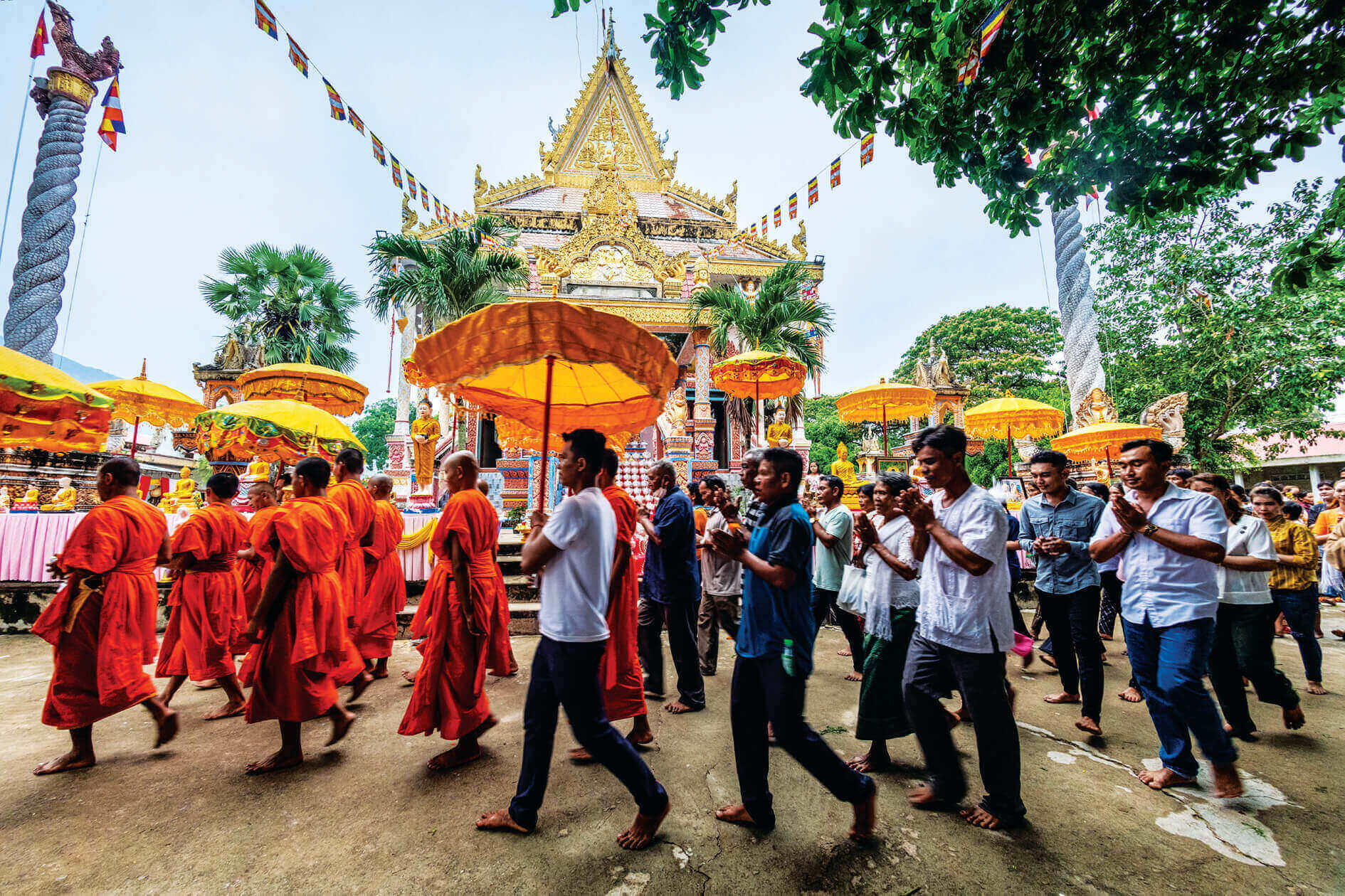 환영하는 Tet Holiday, 2025