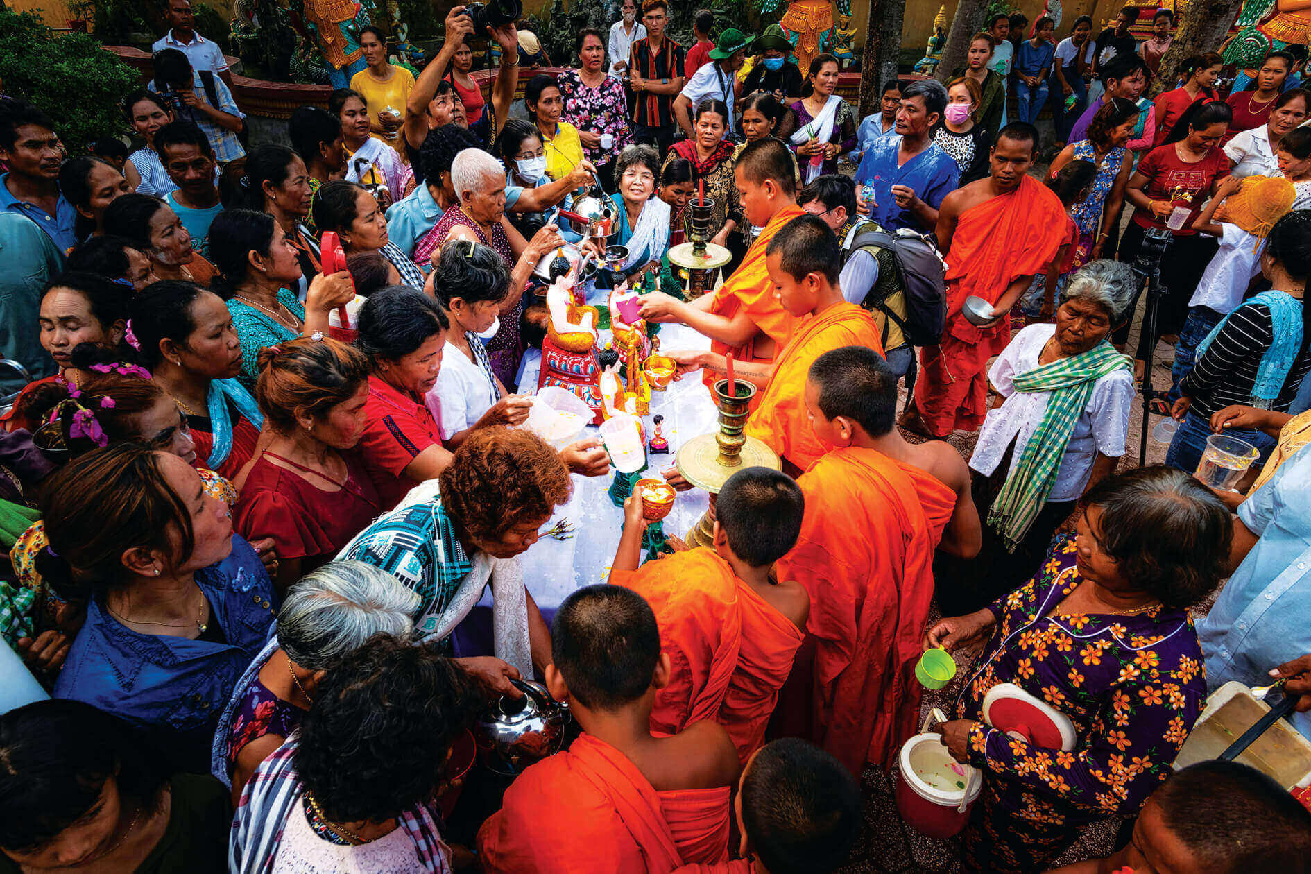 환영하는 Tet Holiday, 2025