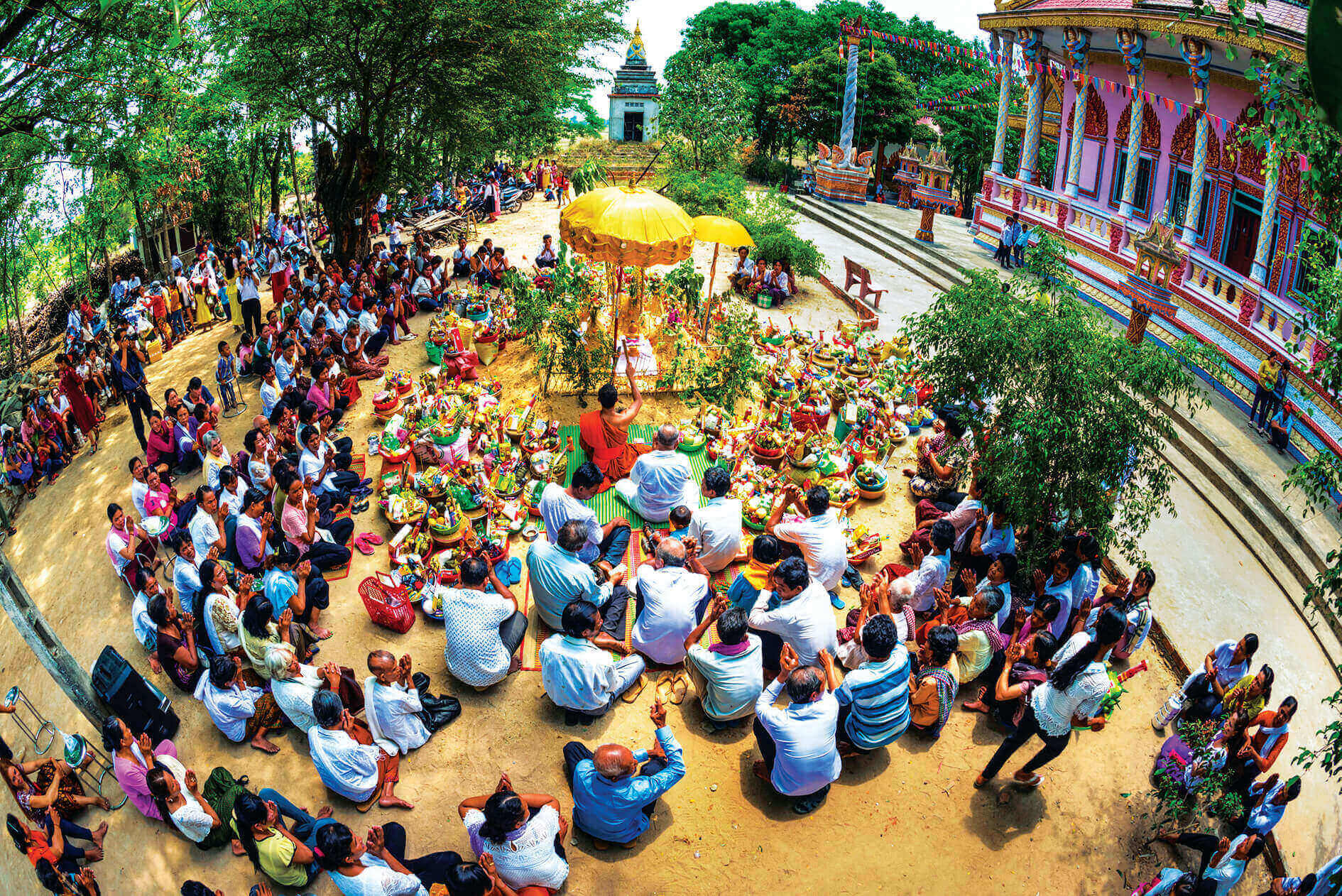 환영하는 Tet Holiday, 2025