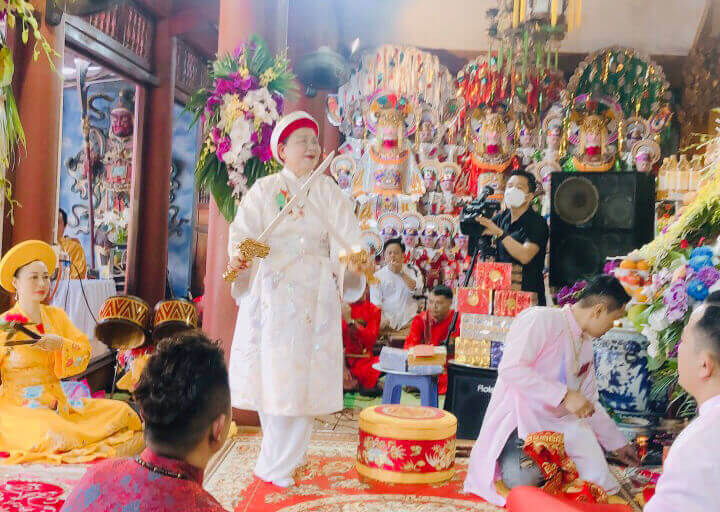 Minh Luong의 Khanh 파티