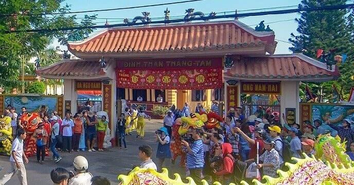 붕따우의 Nghinh Ong Thang Tam 축제