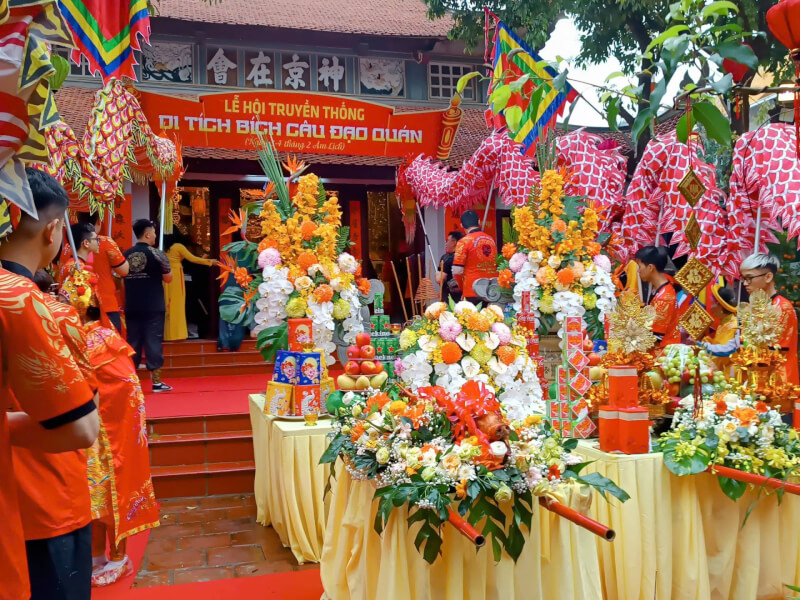 Bich Cau Temple Festival